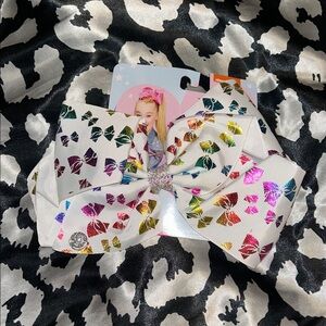 Jojo Siwa bow